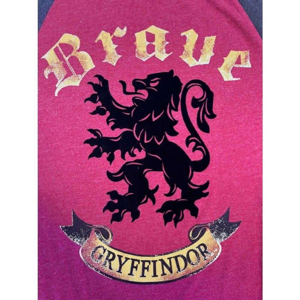 Universal Studios Exclusive: Men's Gryffindor Red & Grey Tee - Size M